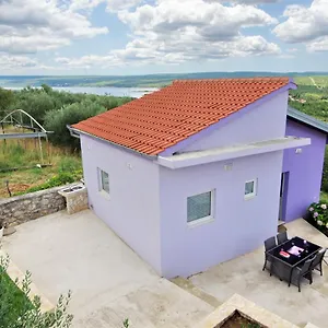 Paulin , Obrovac Chorwacja
